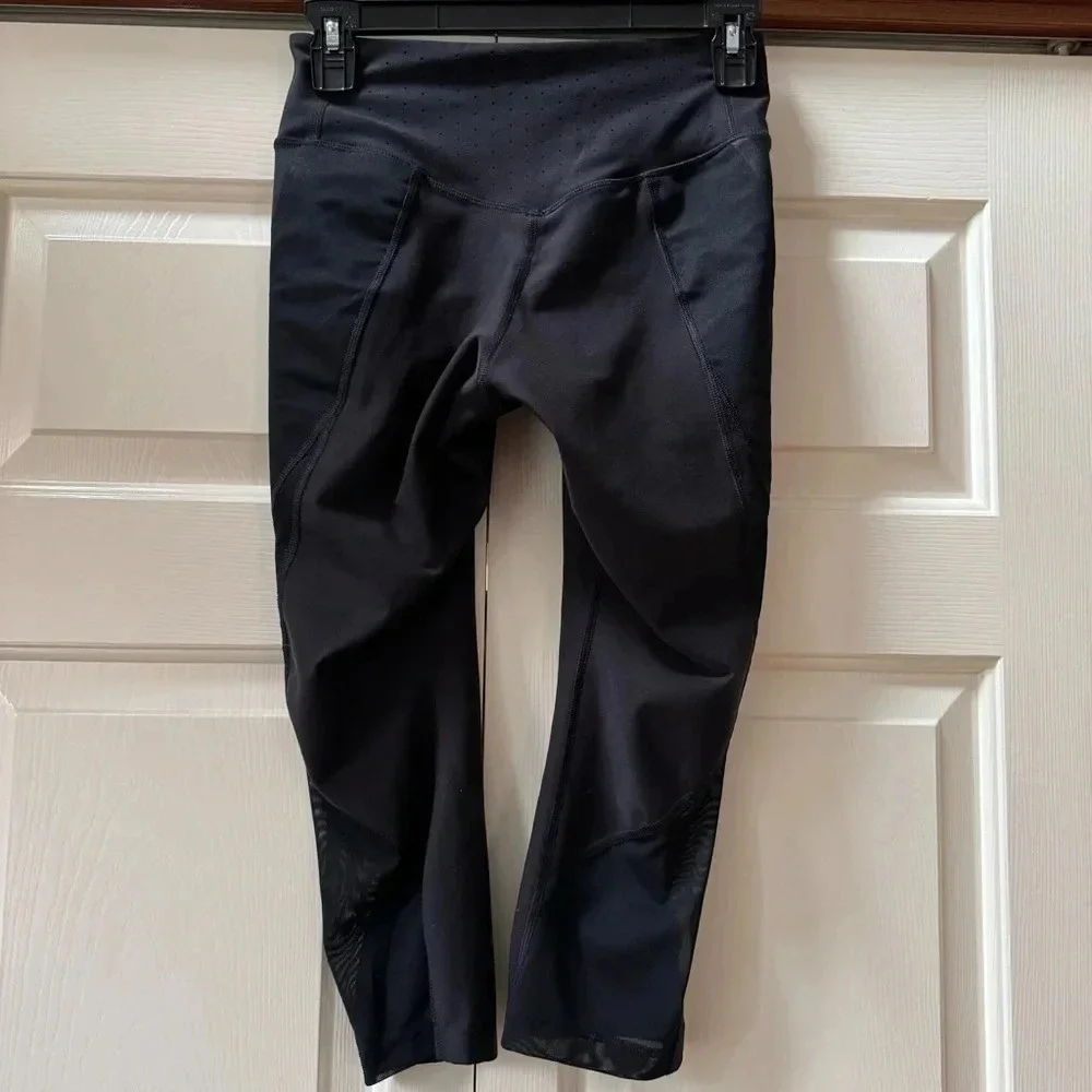 Nike Power Legend 20” Mid Rise Training Capri Leggings Women’s size Small